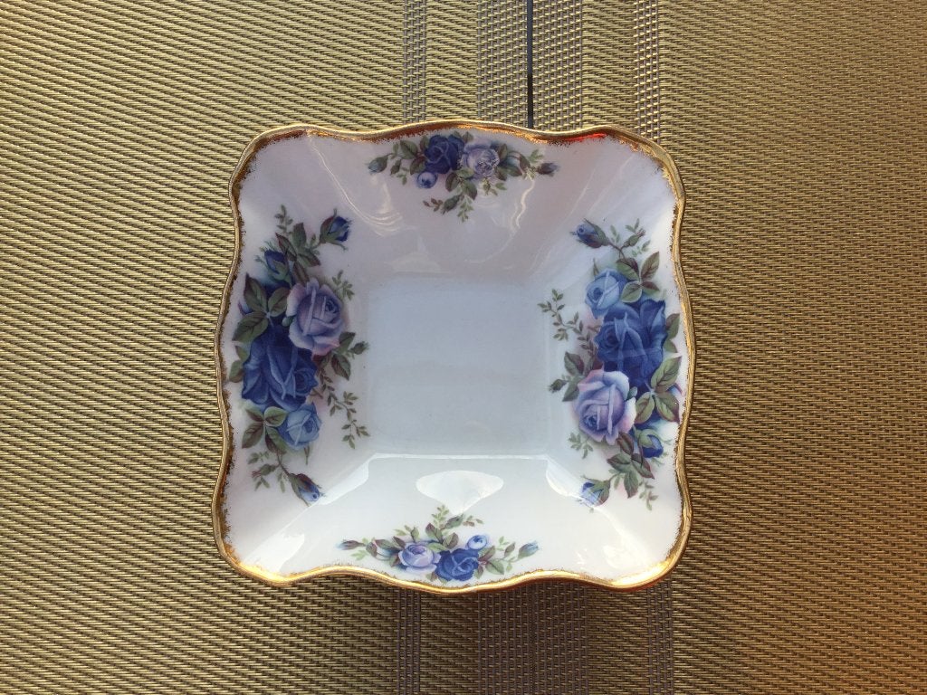 Royal Albert  MOONLIGHT ROSE BONBONSCHAALTJE, Ophalen of Verzenden