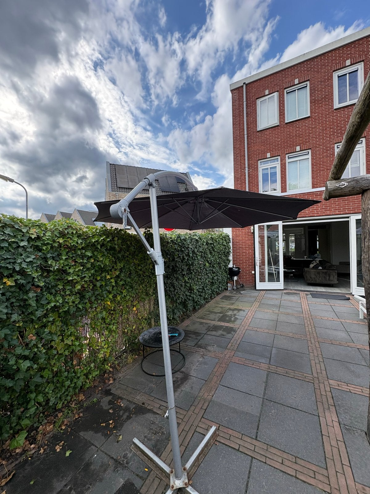 Foto 4 van Zweefparasol - Grijs - Goede staat