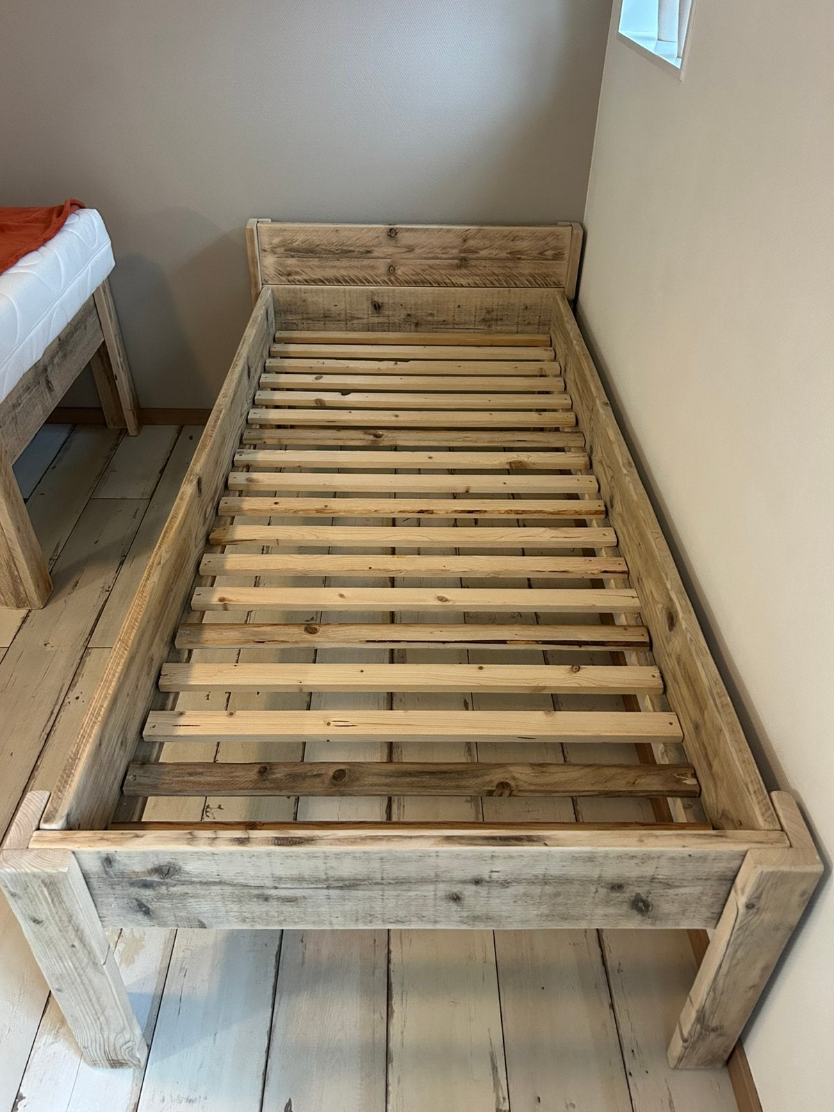 Twee mooie houten eenpersoonsbedden, Ophalen, Eenpersoons, Hout