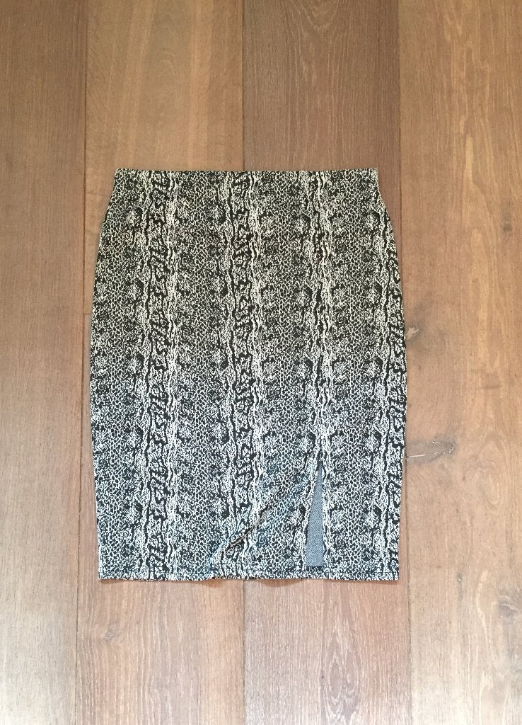 Stretch rokje met slangenprint, zwart/grijs; maat 38, Maat 38/40 (M), Zwart, Ophalen of Verzenden, Zo goed als nieuw