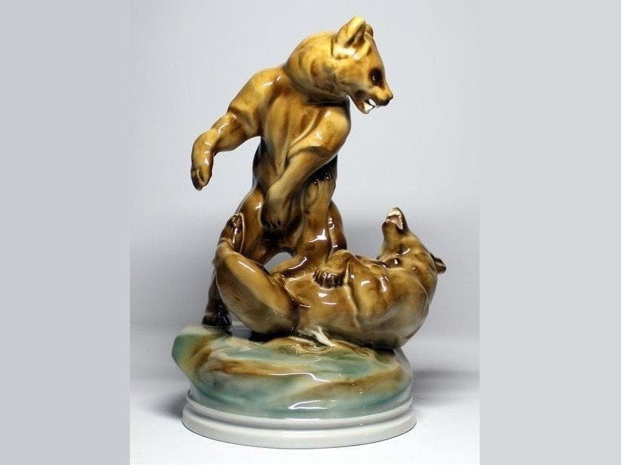 Groot porseleinen beeld, 2 spelende Beren – Zsolnay Hungary, Art deco, Gemerkt, Ophalen of Verzenden, Zoogdier