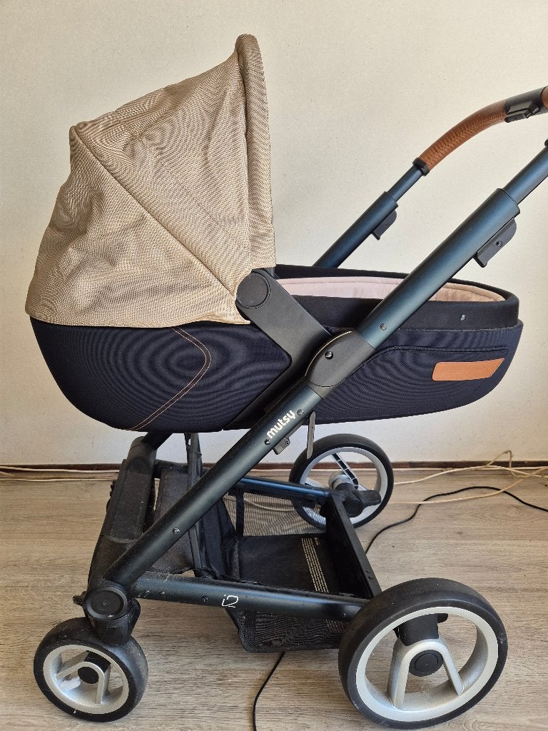 Mutsy i2 kinderwagen, z.g.a.n, Zo goed als nieuw, Mutsy, Verstelbare duwstang, Ophalen