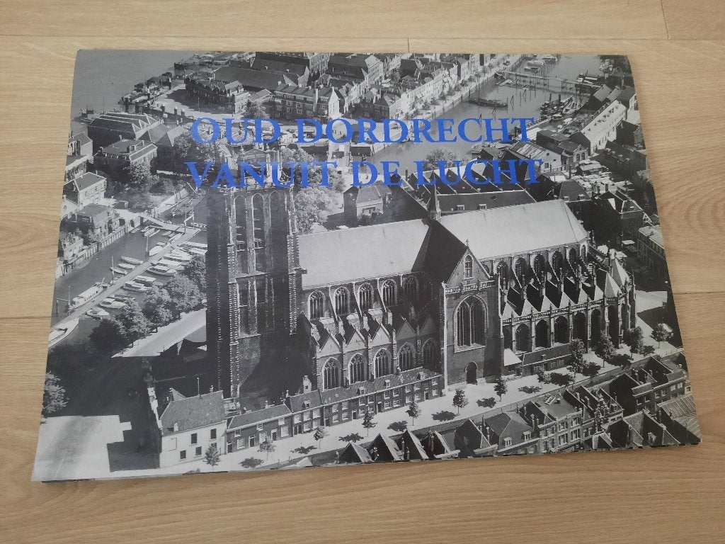 Fotoboek Dordrecht vanuit de lucht Jaap Bouman, Boeken, Ophalen of Verzenden, Gelezen