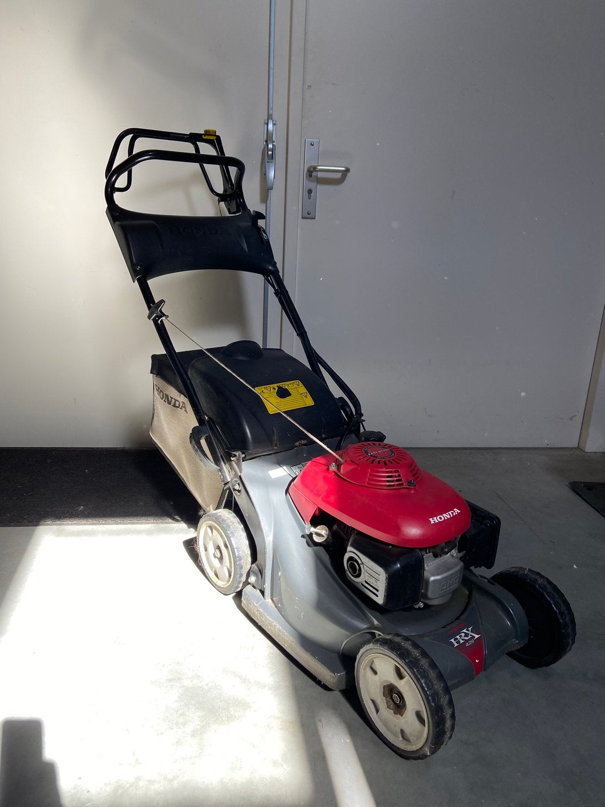 Honda HRX 426 benzine grasmaaier, Ophalen, Gebruikt, 40 t/m 49 cm, Opvangzak