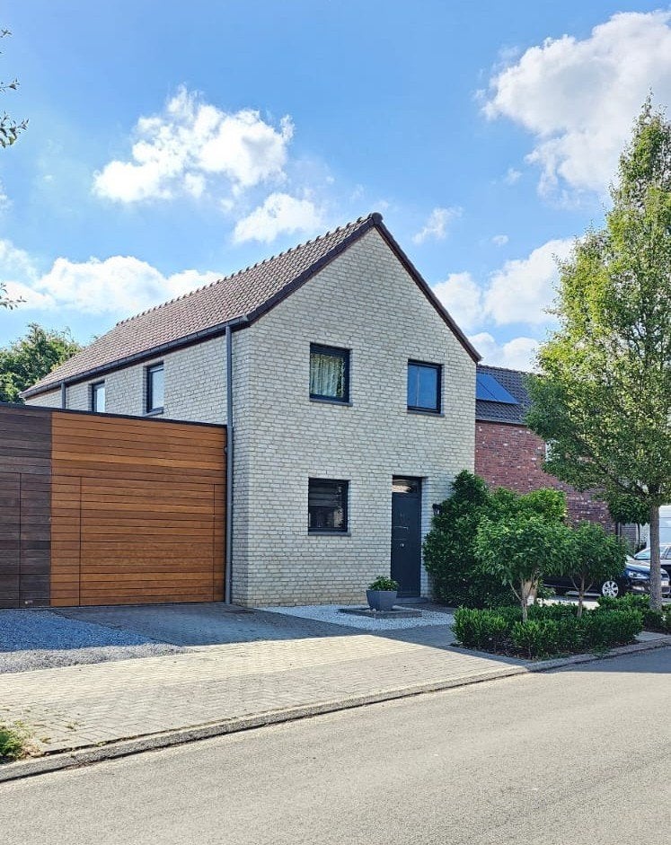 Stedelijke eengezinswoning met zuidgerichte tuin in Bilzen, Huizen en Kamers, Huizen te koop, Bilzen BE, 200 tot 500 m², Limburg