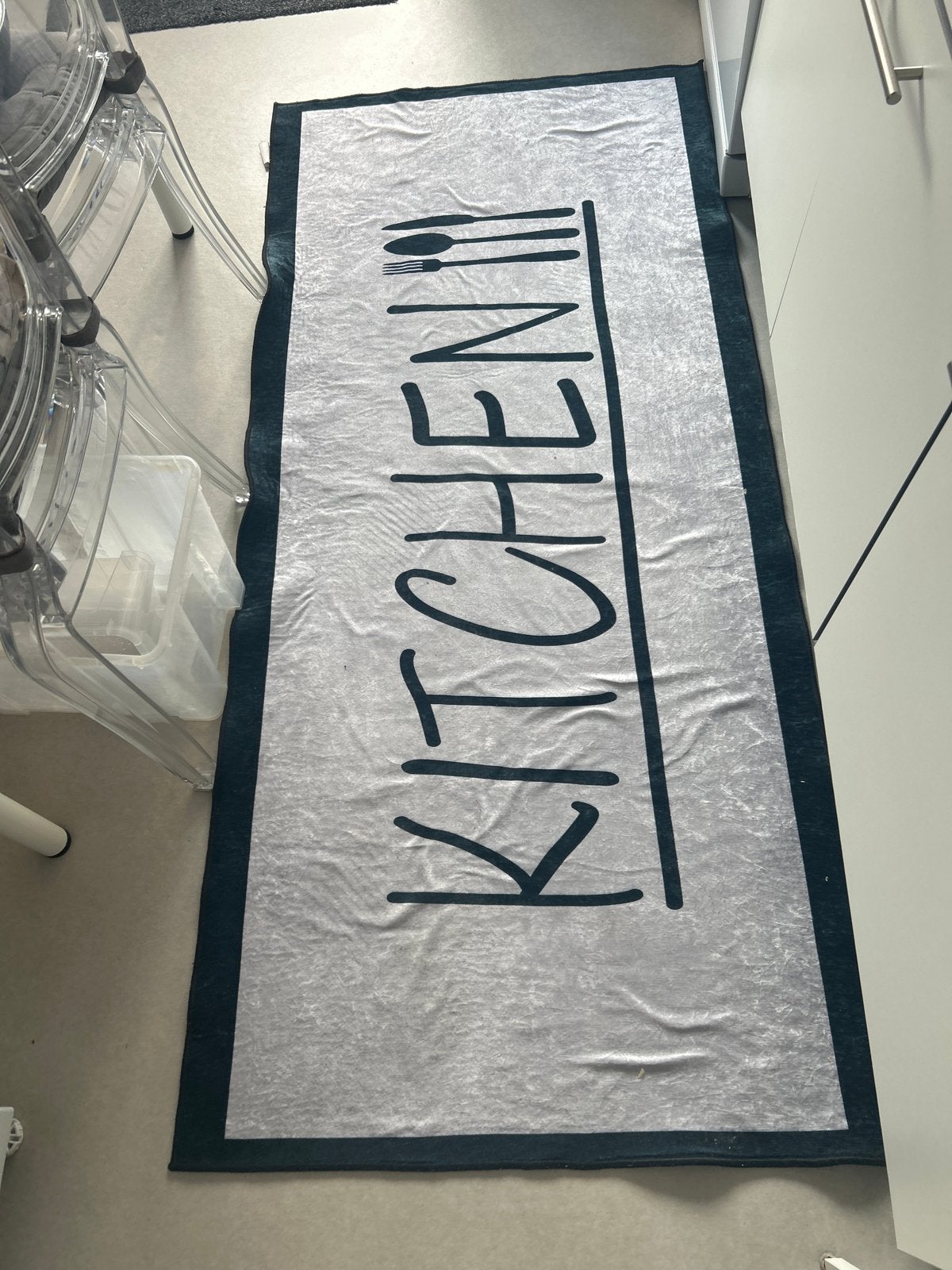 Stijlvolle Keukenmat met 'KITCHEN' Opdruk, 100 tot 150 cm, Nieuw, Grijs, Rechthoekig