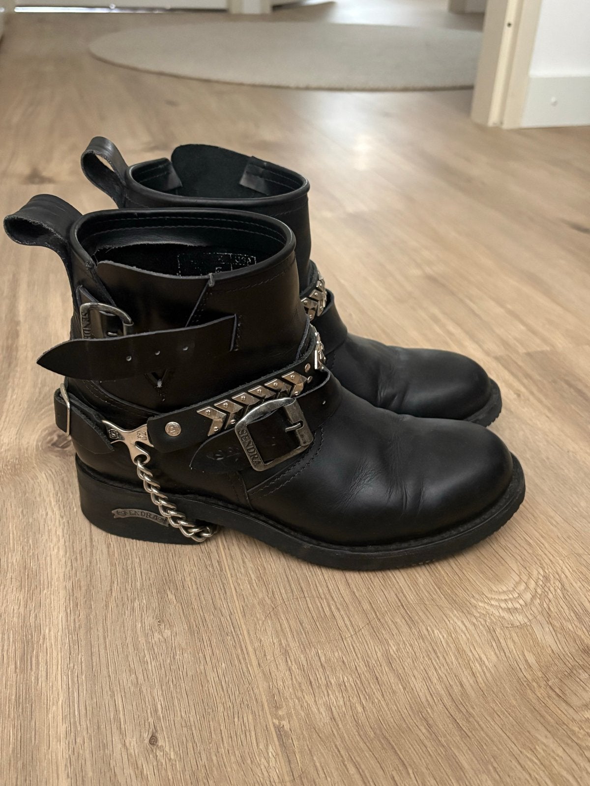 Sendra laarzen maat 38 met sporen, Ophalen of Verzenden, Zo goed als nieuw, Zwart, Lage of Enkellaarzen
