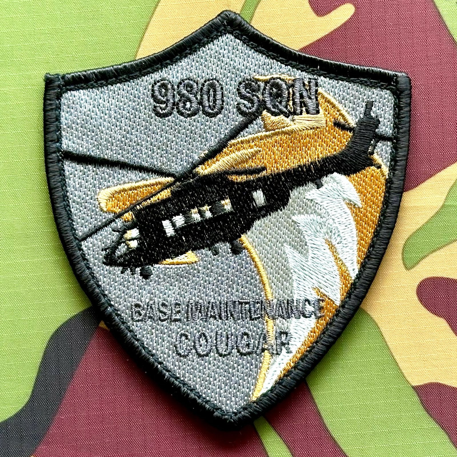 Patch RNLAF 980 SQN Cougar, Ophalen of Verzenden, Luchtmacht, Nederland, Embleem of Badge