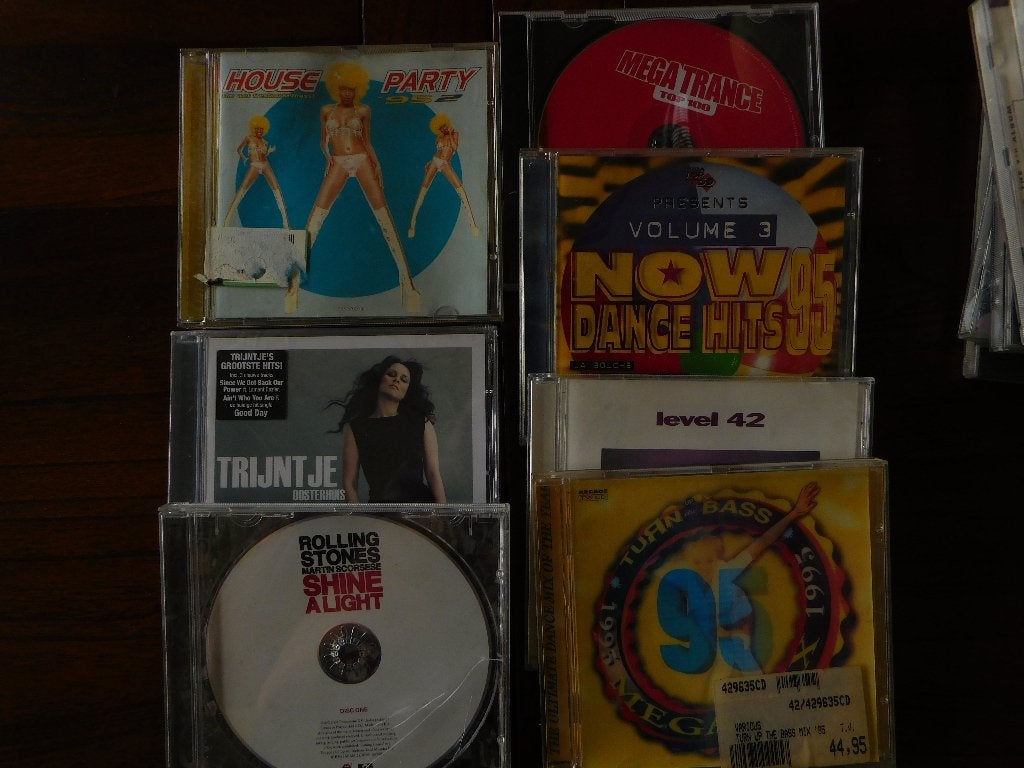 Cd  80 stuks incl. glazen zuil, Ophalen of Verzenden