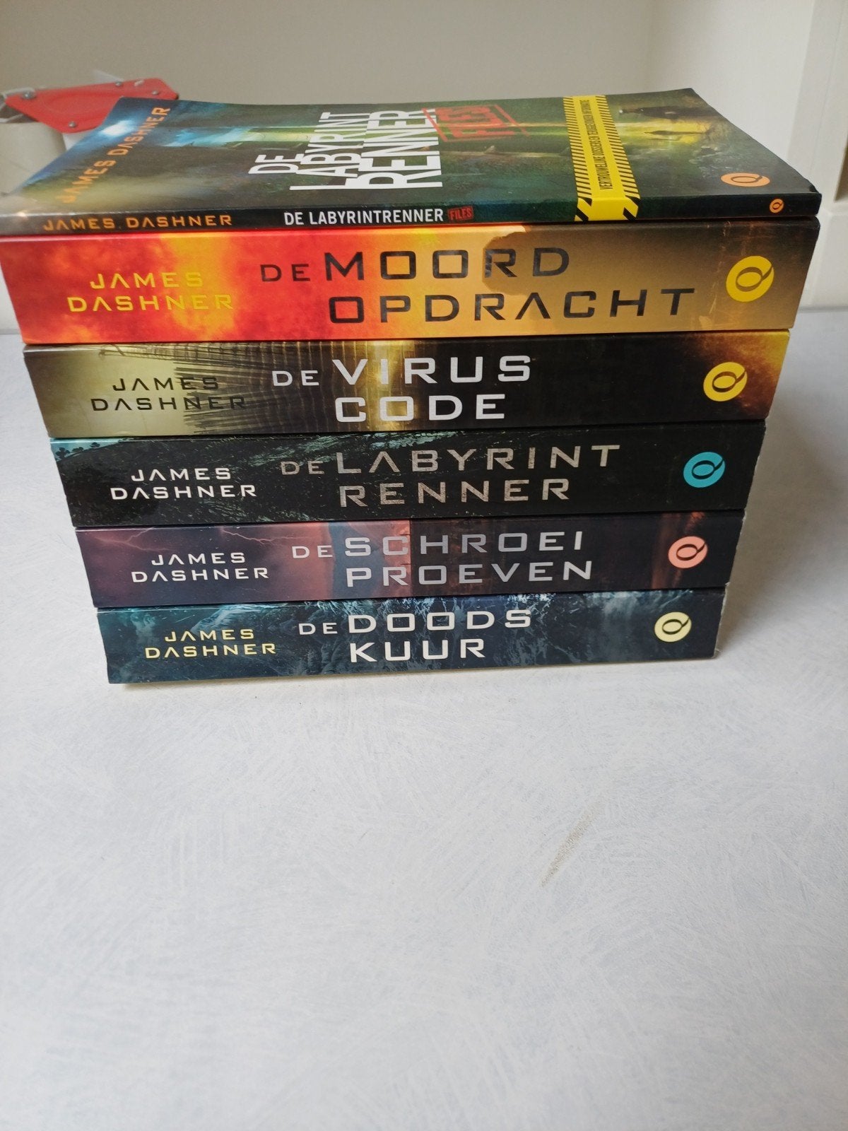 De labyrint renner, compleet, Boeken, Ophalen of Verzenden, Gelezen, James Dashner