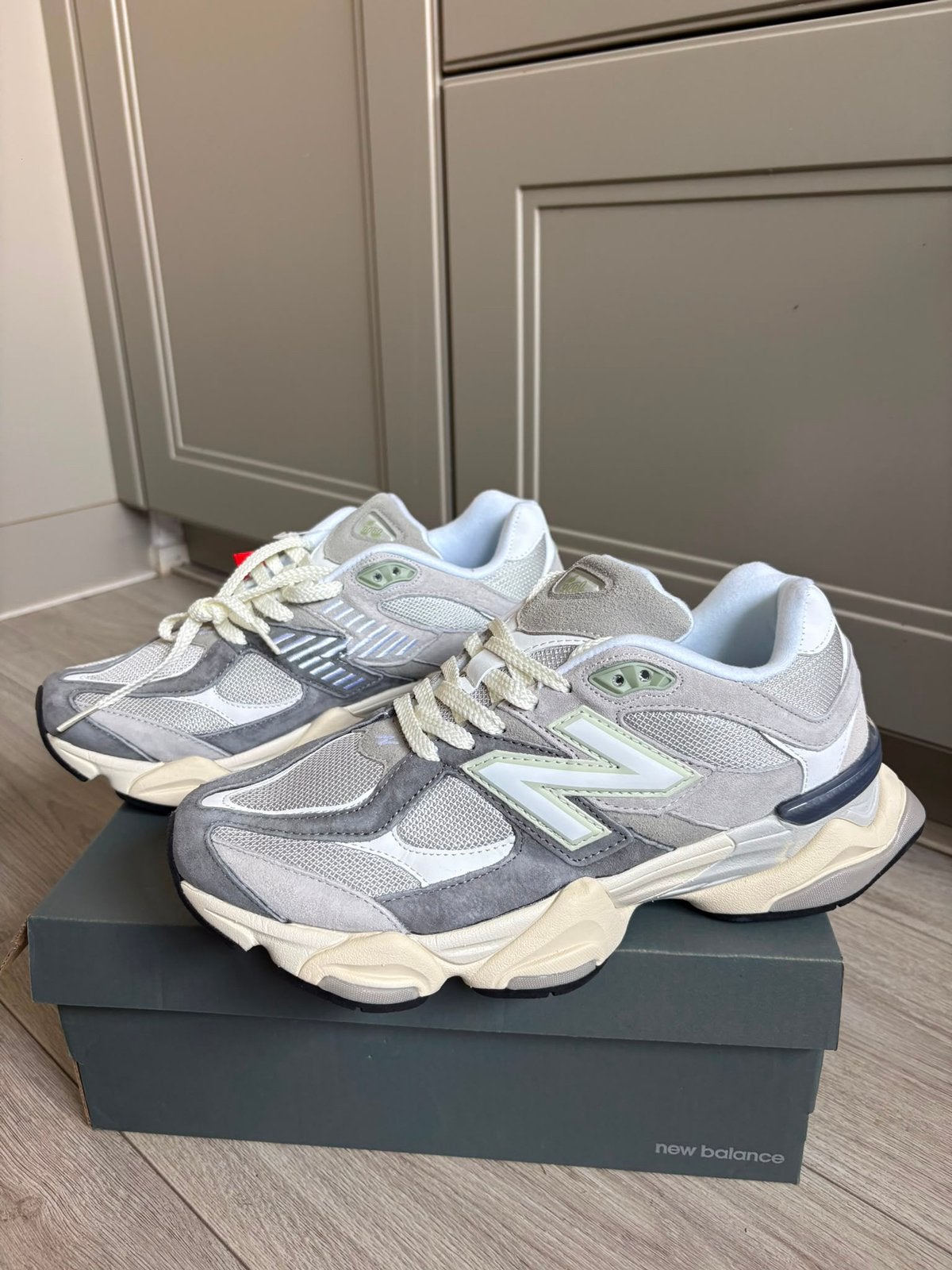 New balance 9060 39 tot 45, Ophalen of Verzenden, Zo goed als nieuw
