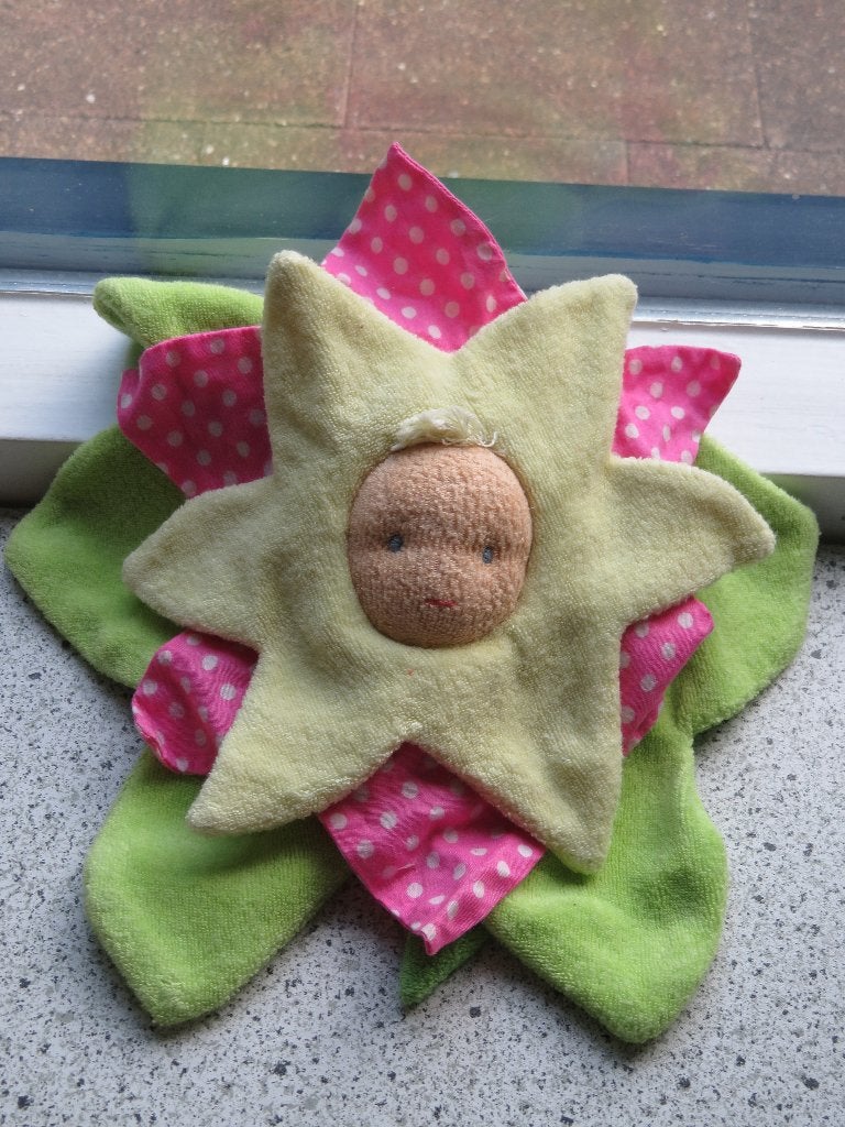Zon Bloem met babygezicht gekleurd badstof Peppa Babylonia, Overige typen, Ophalen of Verzenden, Zo goed als nieuw, Met label