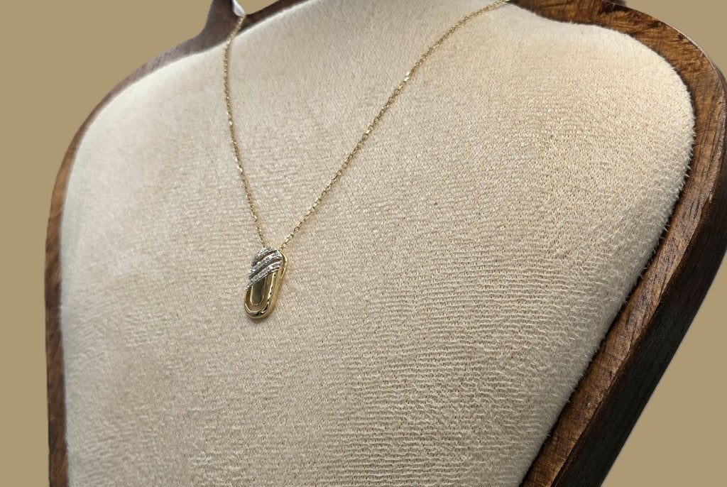 Gouden ketting met bi-color hanger en diamanten. 2026/653, ., Ophalen of Verzenden, Zo goed als nieuw, .