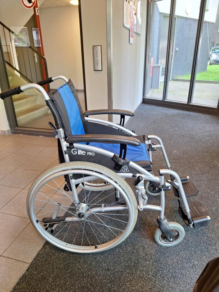 Rolstoel van aluminium excel G-lite pro lees beschrijving, Ophalen of Verzenden, Inklapbaar, Zo goed als nieuw, Duwrolstoel