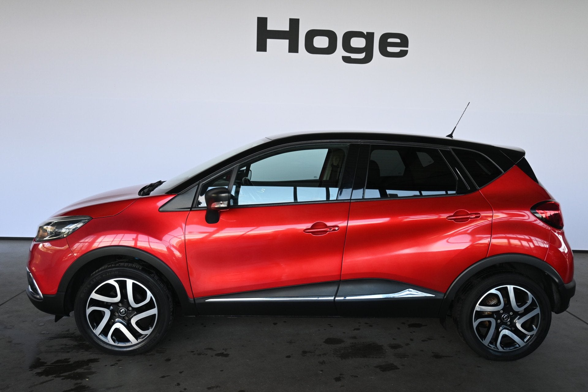 Renault Captur 0.9 TCe Xmod Clima Navigatie Stoelverwarming, 898 cc, Met garantie (alle), 49 €/maand, Handgeschakeld