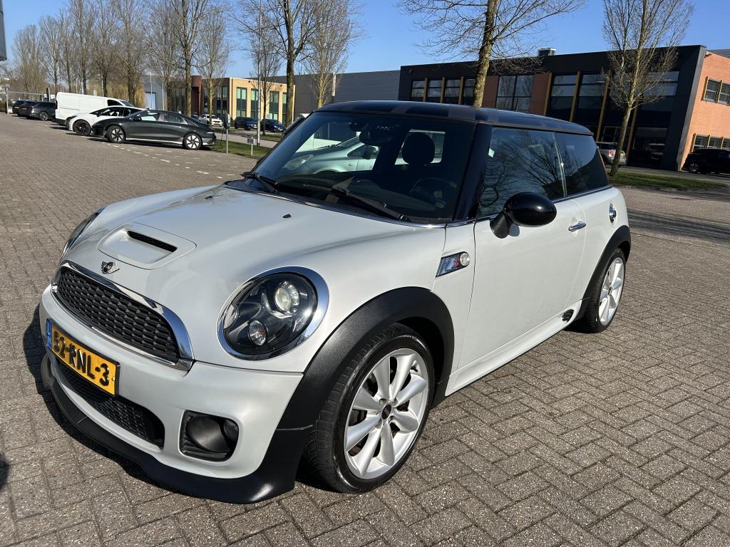 MINI Mini 1.6 Cooper S Chili John Works H&K CLIMA CRUISE NAP, Auto's, Mini, Euro 5, Gebruikt, Bluetooth, 4 cilinders