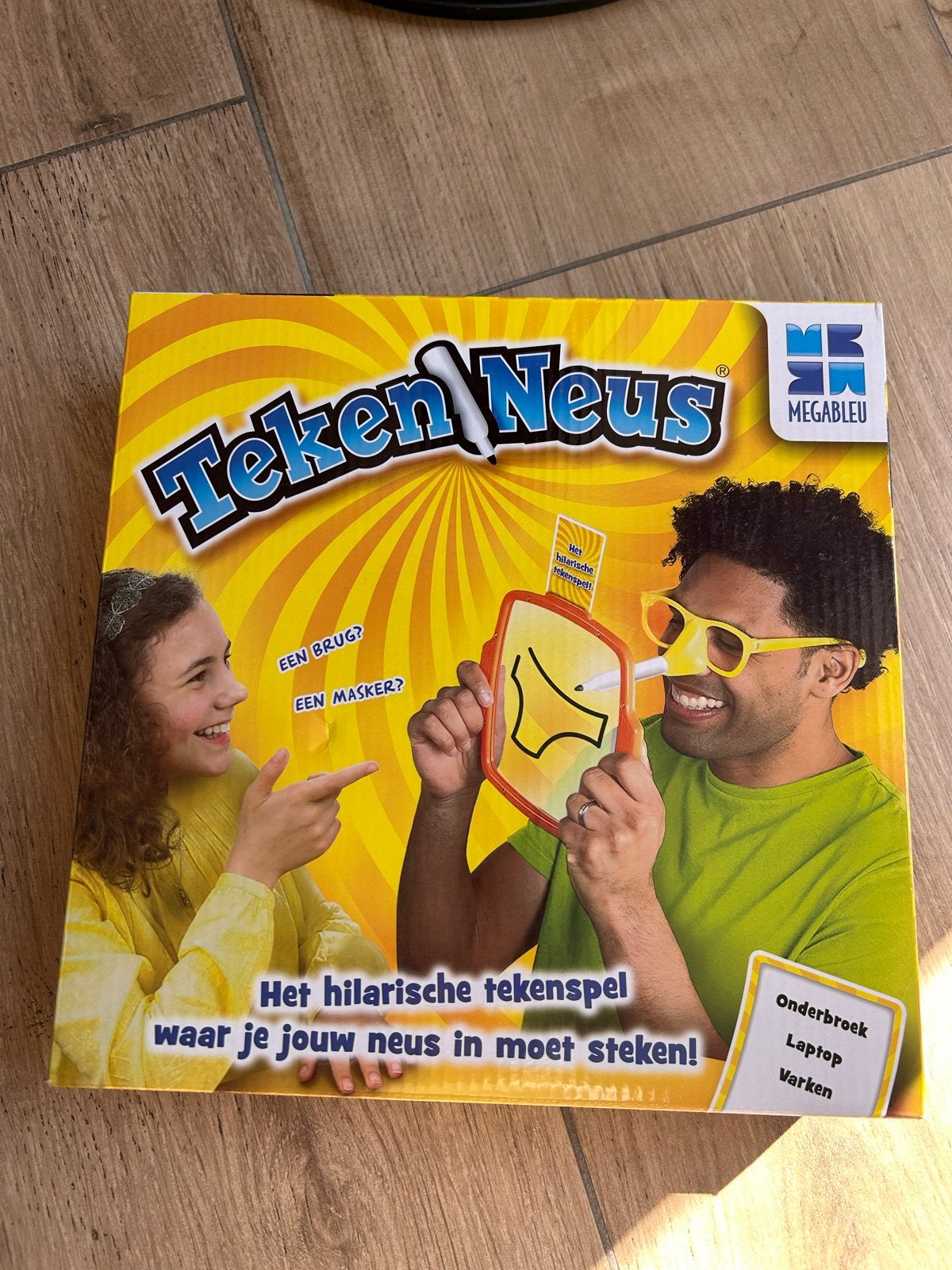 Teken Neus: Het hilarische tekenspel van Megableu, Hobby en Vrije tijd, Gezelschapsspellen | Bordspellen, Drie of vier spelers