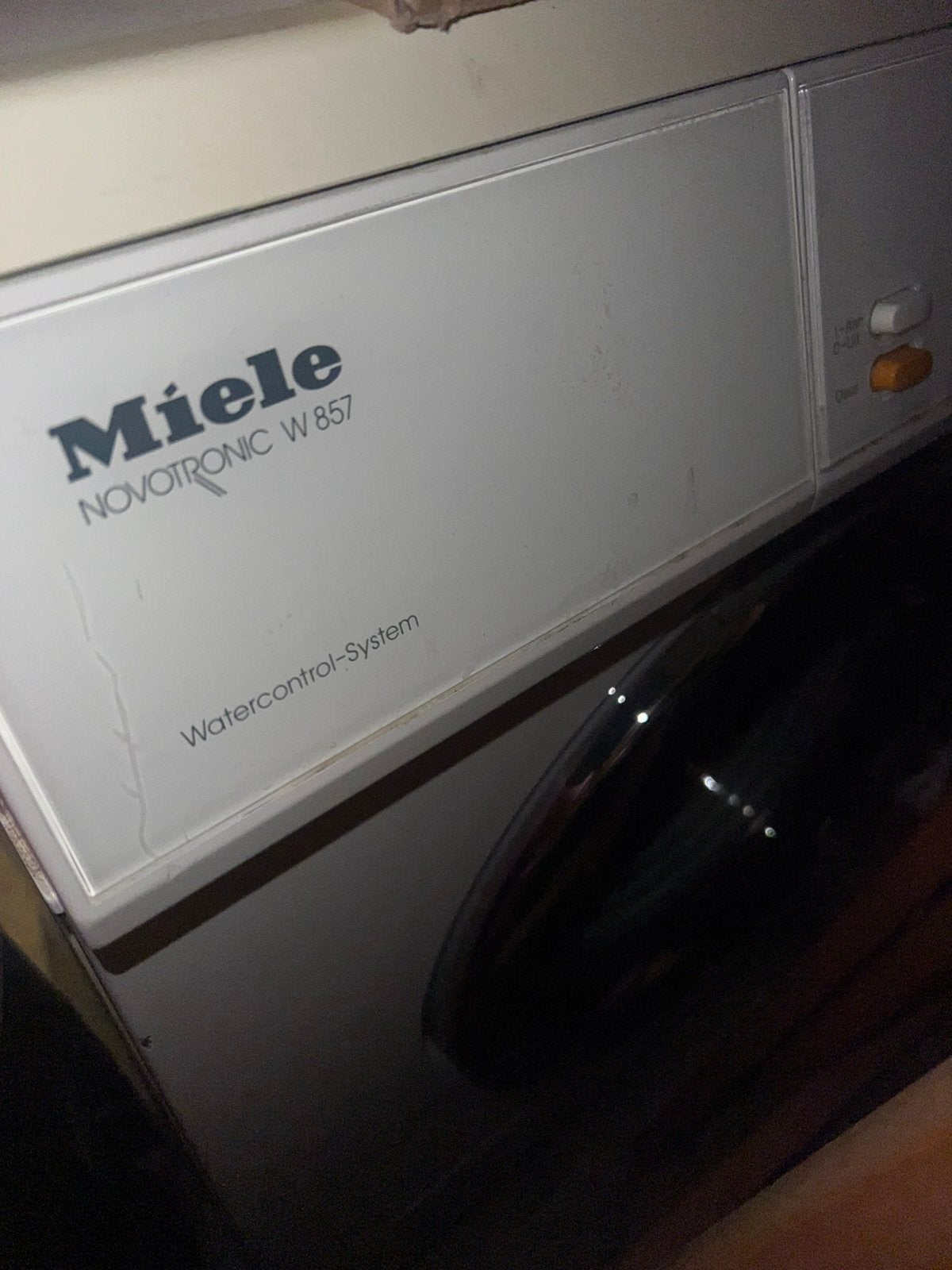 Miele Novotronic W857 wasmachine – Werkt uitstekend, Minder dan 60 cm, Zo goed als nieuw, Inbouw, 160 cm of meer