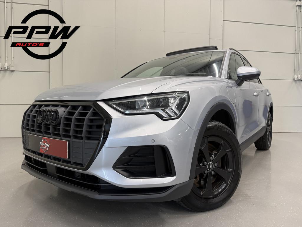 Audi Q3 45 TFSI e Edition PANO/TREKHAAK/LEER-SPORT/MEMORY/AC, Auto's, Audi, Gebruikt, Met garantie (alle), Hybride Elektrisch/Benzine