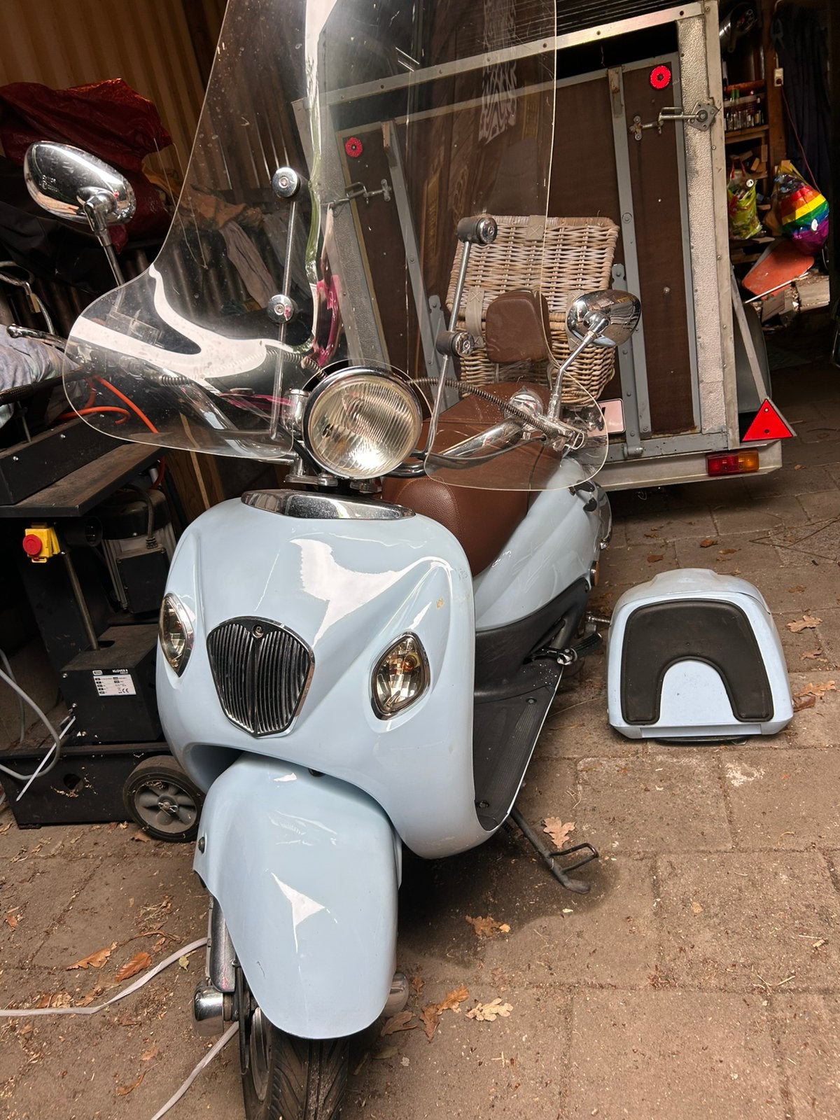 Licht blauw scooters geel kenteken, Ophalen, Zo goed als nieuw, Benzine