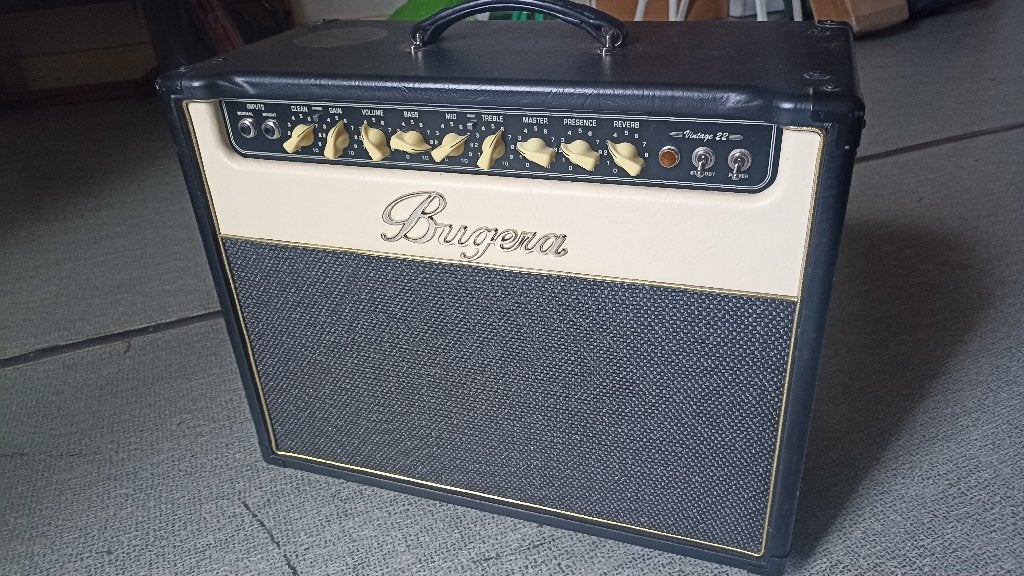 bugera v22 buizenversterker, Ophalen of Verzenden, Zo goed als nieuw, Gitaar, Minder dan 50 watt