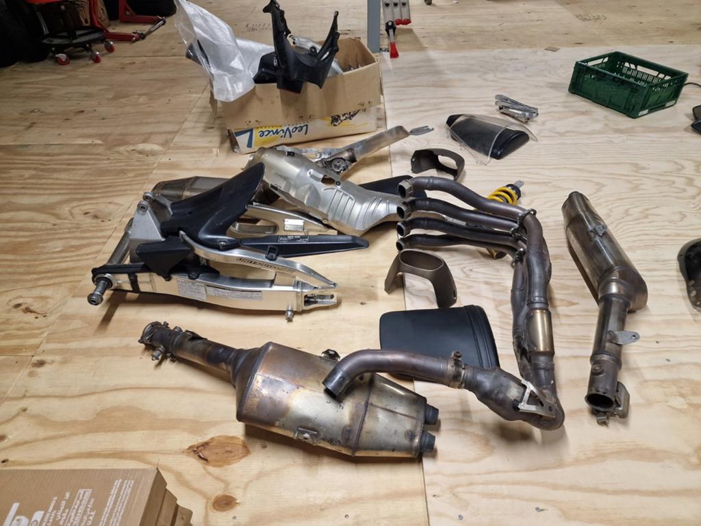 Fireblade cbr 1000rr onderdelen sc44 sc50 sc59 kuip uitlaat, Motoren, Onderdelen | Honda, Ophalen, Honda, ., Japan