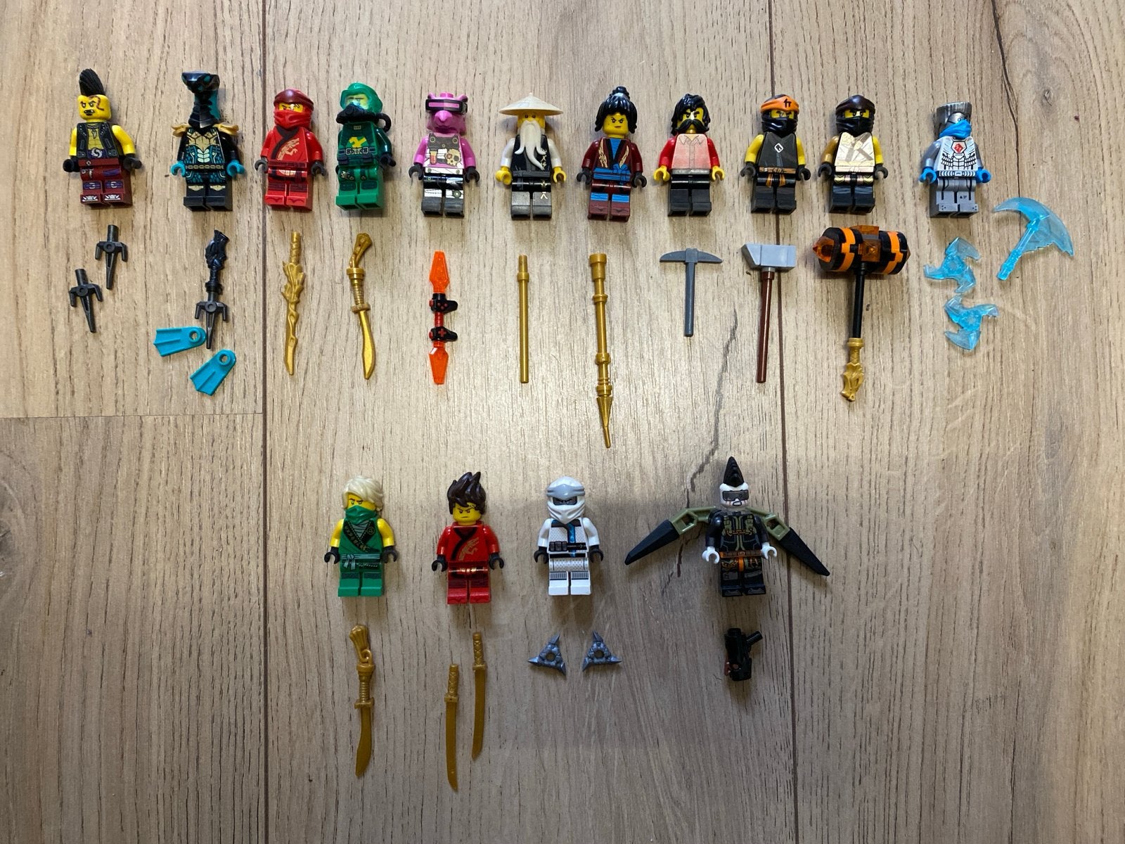 15 Lego Ninjago minifiguren met accessoires, Lego, Compleet, Ophalen of Verzenden, Zo goed als nieuw