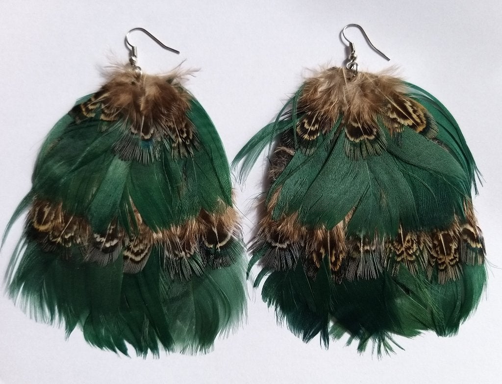 Donker groene bruine kleine veertjes veren hang oorbellen, Overige materialen, Hangers, Ophalen of Verzenden, Zo goed als nieuw