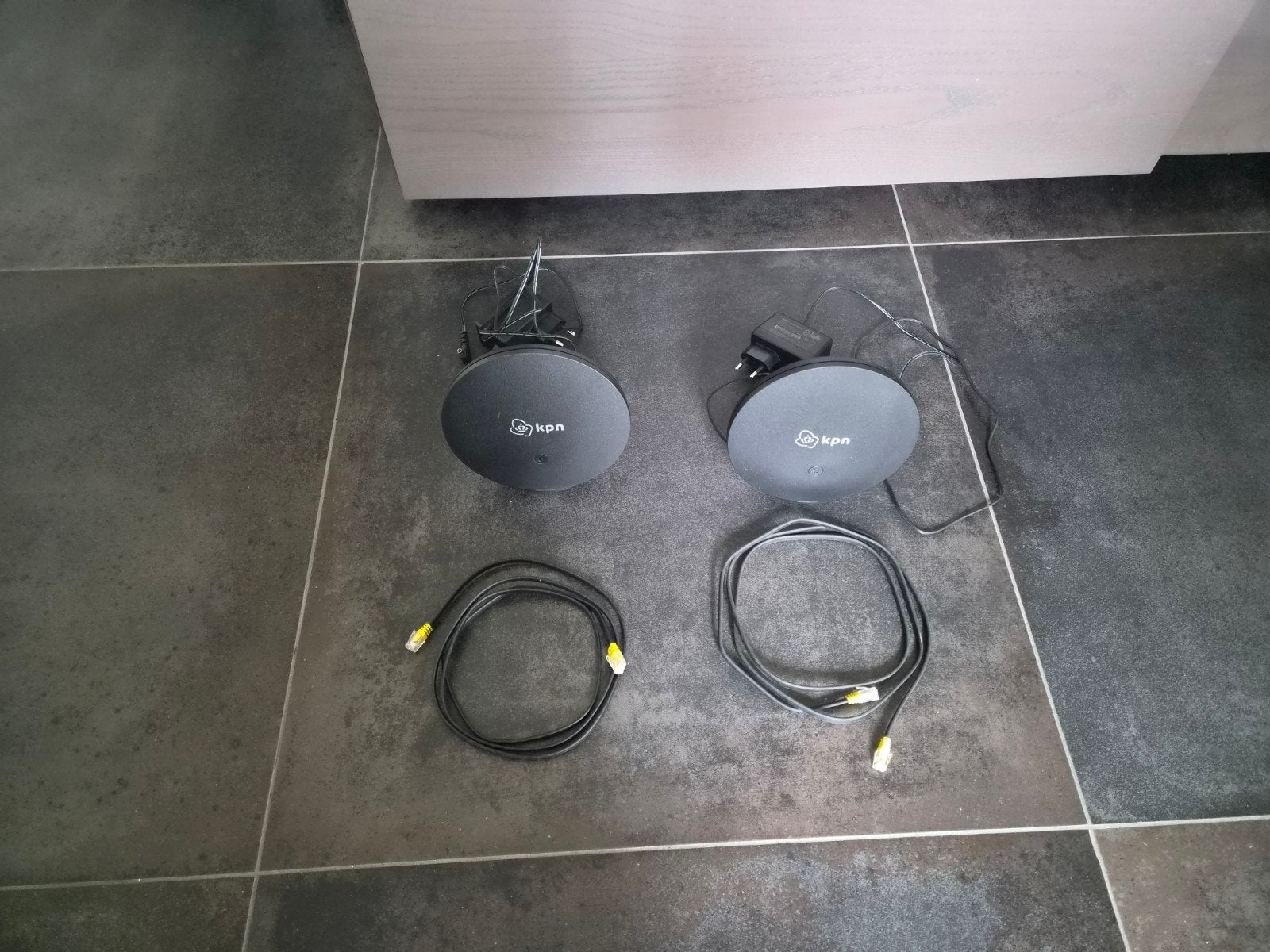KPN SuperWifi punten (2 stuks) met adapters en kabels, Ophalen of Verzenden, Gebruikt, Router, KPN