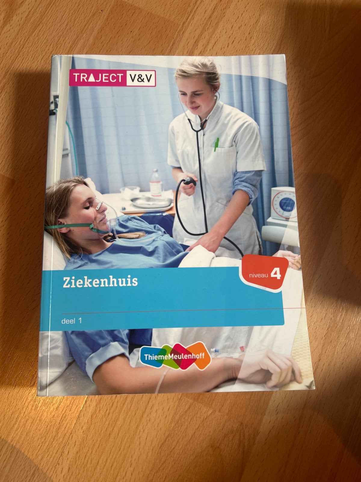 TRAJECT V&V Ziekenhuis deel 1 - ThiemeMeulenhoff, Boeken, Ophalen of Verzenden, Gamma, Zo goed als nieuw, MBO