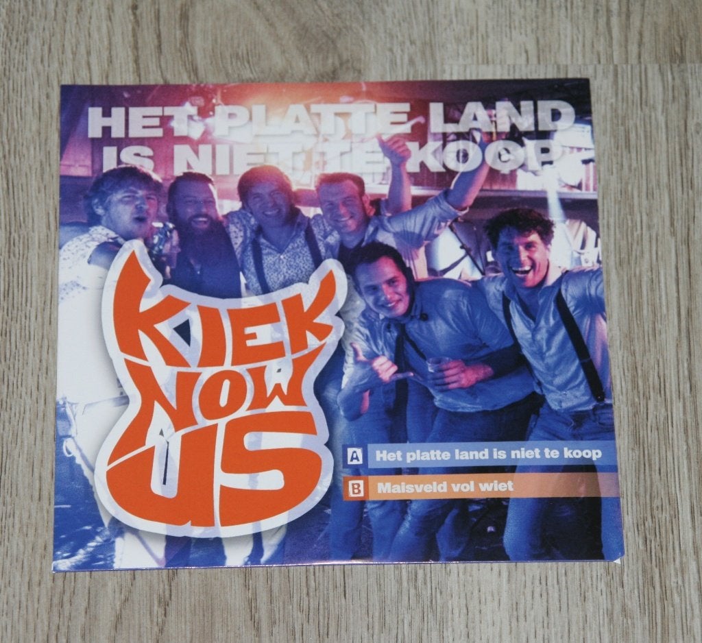 KIEK NOW US (het platte land is niet te koop) piraten, 7 inch, Zo goed als nieuw, Overige typen, Nederlandstalig