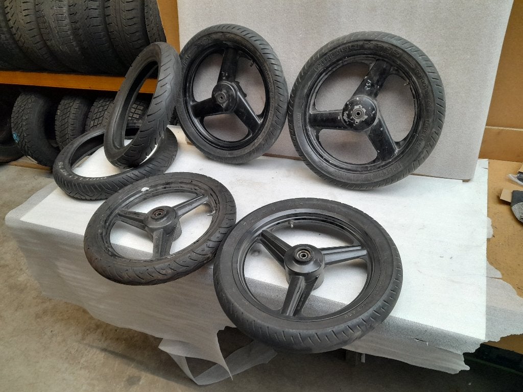 Velg Motorhispania RX50 Rieju RS1 RX 50 Voorvelg Velgen 16", Fietsen en Brommers, Ophalen, Gebruikt, Overige typen