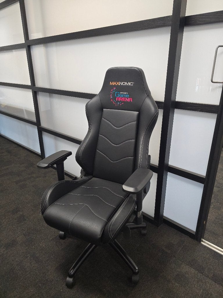 Luxe maxnomic gaming chair - in nieuwstaat, Ophalen, Gebruikt, Zwart, Gaming bureaustoel