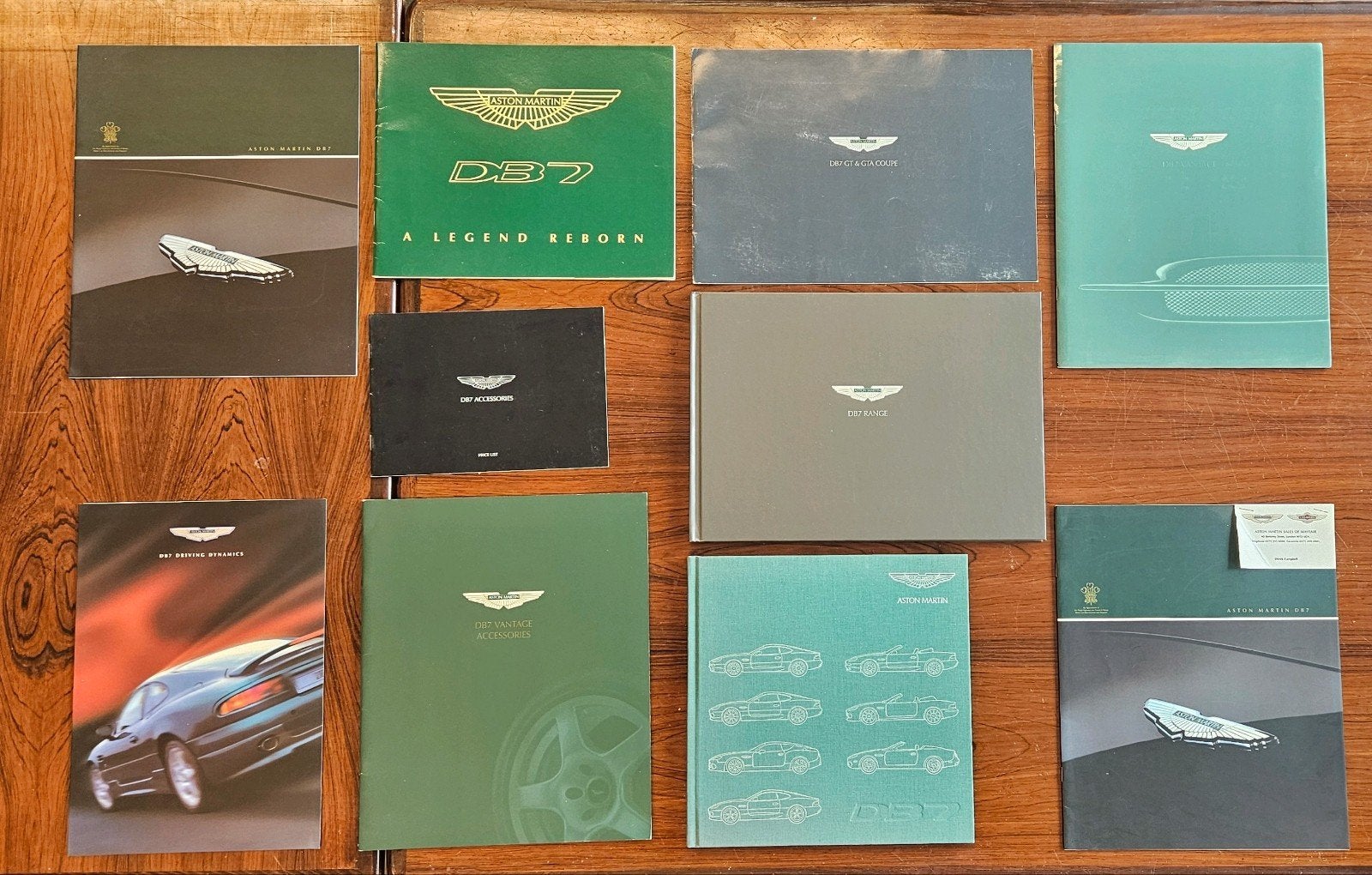 Aston Martin DB7 diverse brochures boek, Ophalen of Verzenden
