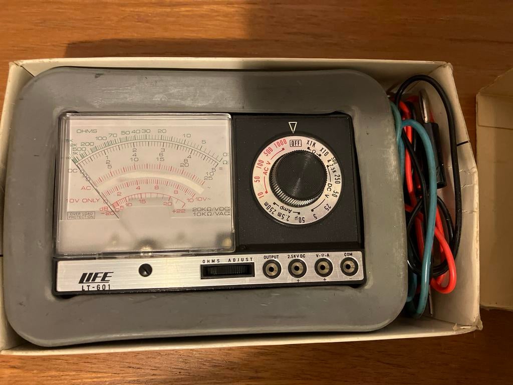 LIFE LT-601 Multimeter in doos, Antiek en Kunst, Antiek | Gereedschap en Instrumenten, Ophalen