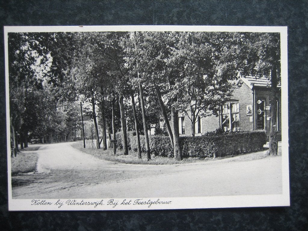 WINTERSWIJK KOTTEN Bij het Feestgebouw, Ophalen of Verzenden, 1940 tot 1960, Gelderland