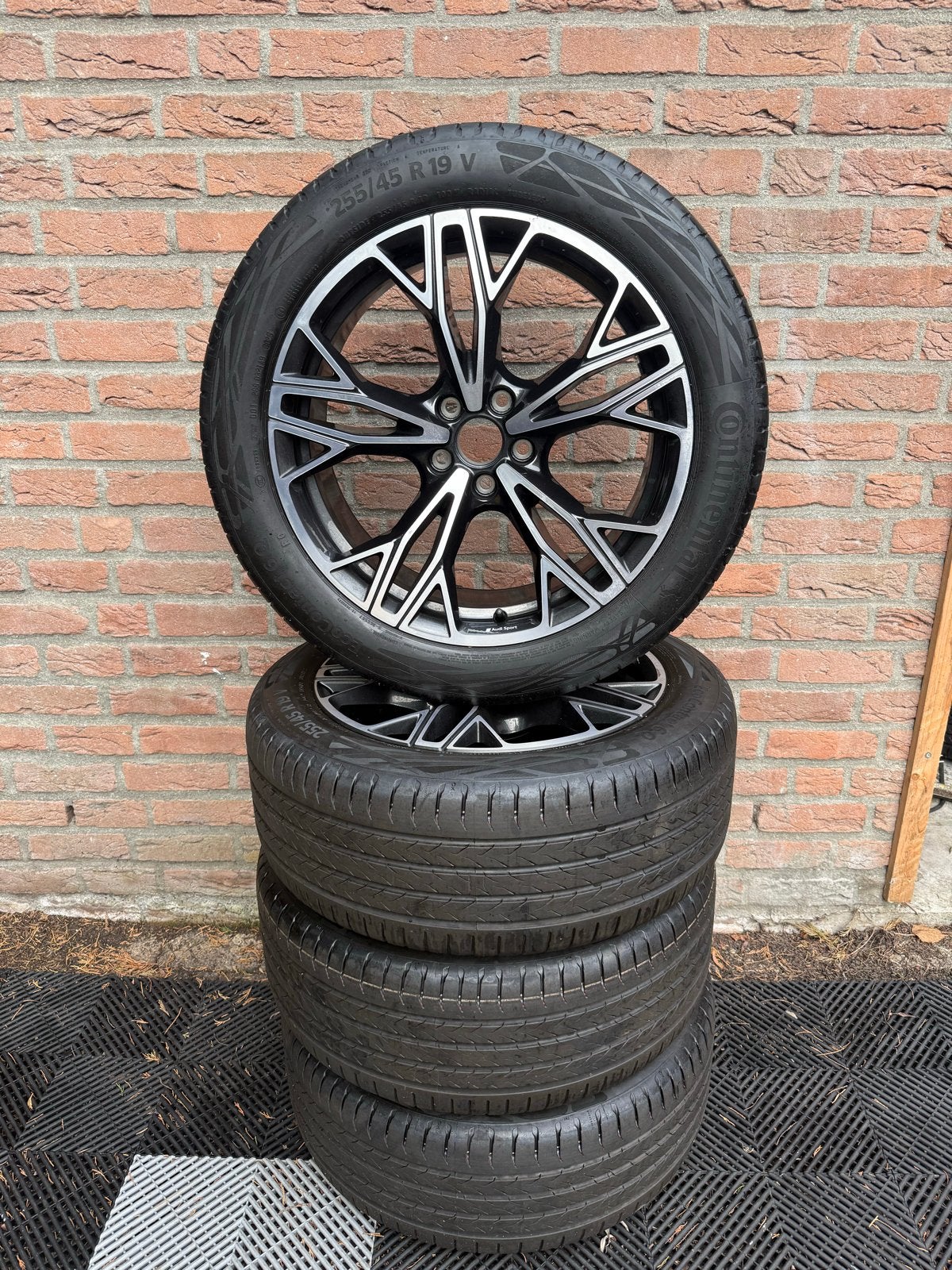 19 inch originele Audi Q3 velgen met zomerbanden DEMO, 19 inch, Audi, 255 mm, Banden en Velgen