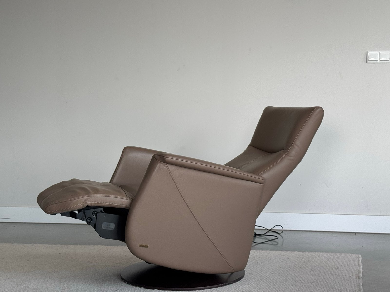 Prominent 'Monza' Sta-op Fauteuil | Maat S   Leer. Taupe, Huis en Inrichting, Stoelen, Overige kleuren, Leer, Ophalen of Verzenden
