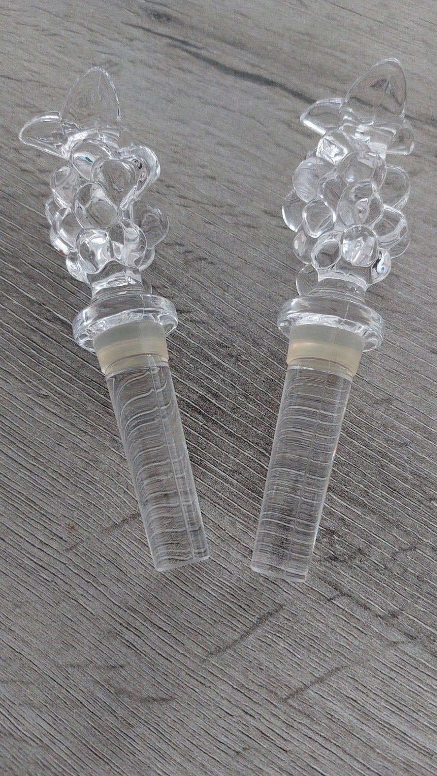 2x Glazen Wijnfles Stop Druiven Design, Ophalen, Zo goed als nieuw, Glas, Klassiek