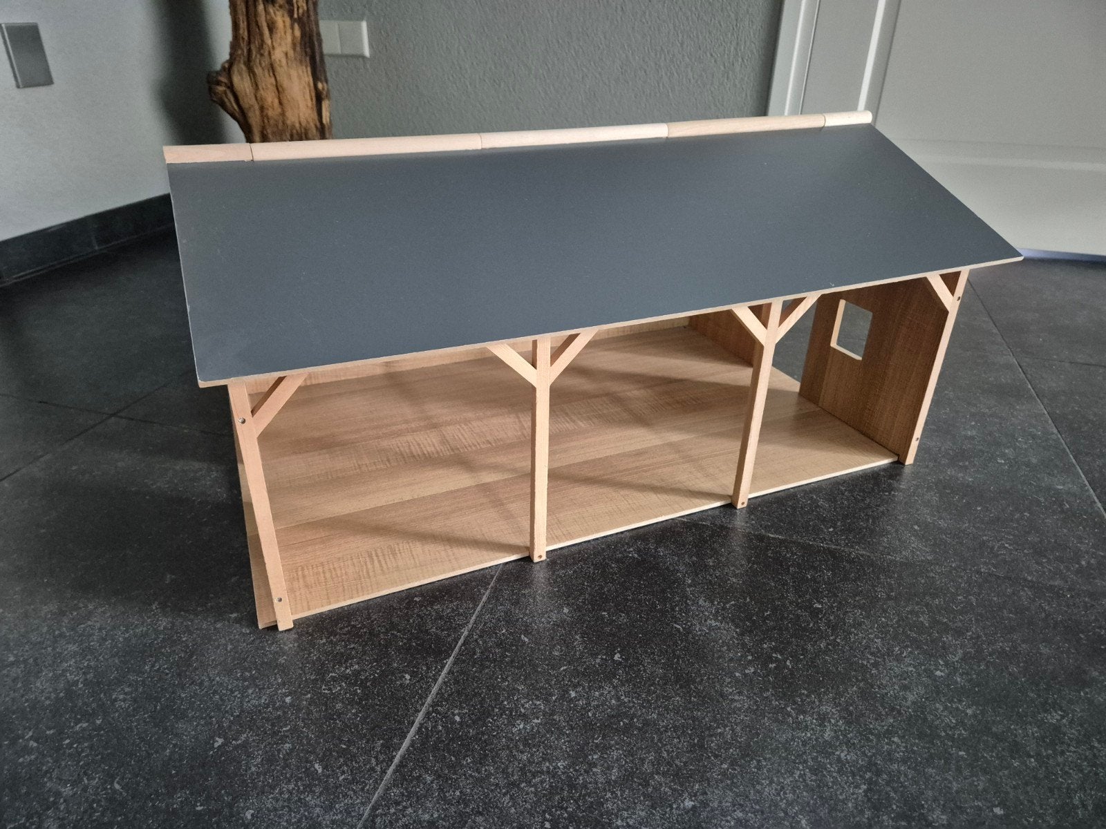 Houten speelgoed schuur/stal voor machines, Ophalen, Gebruikt, Overige merken