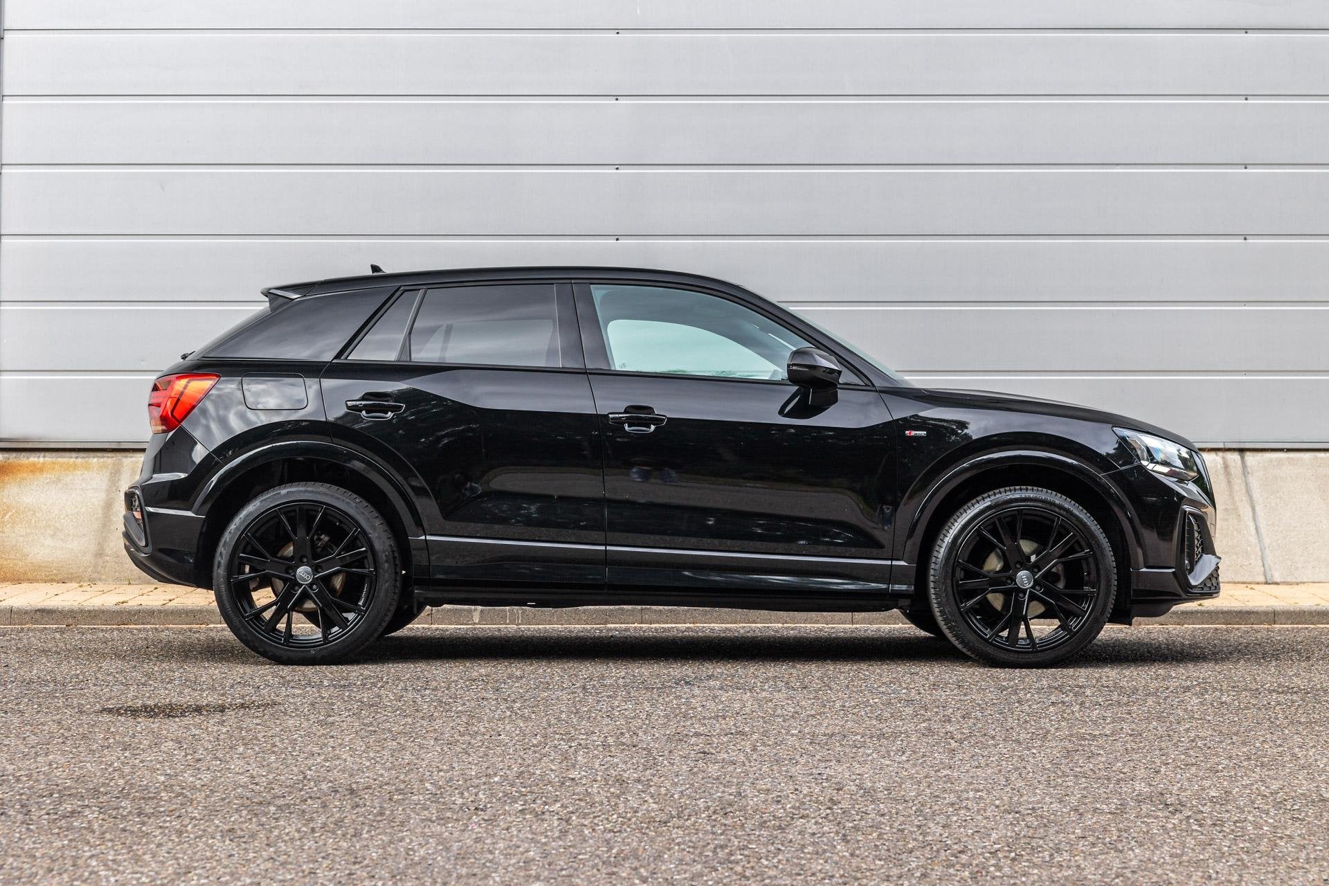 Audi Q2 35 TFSI 150pk S-tronic S Edition | Camera | Smartpho, Auto's, 4 cilinders, 150 pk, Leder en Stof, Zwart