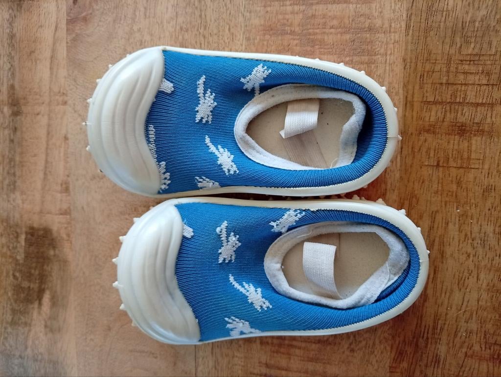 Waterschoenen maat 22/23 en Crocs maat 22/23, Kinderen en Baby's, Kinderkleding | Schoenen en Sokken, Ophalen of Verzenden, Gebruikt