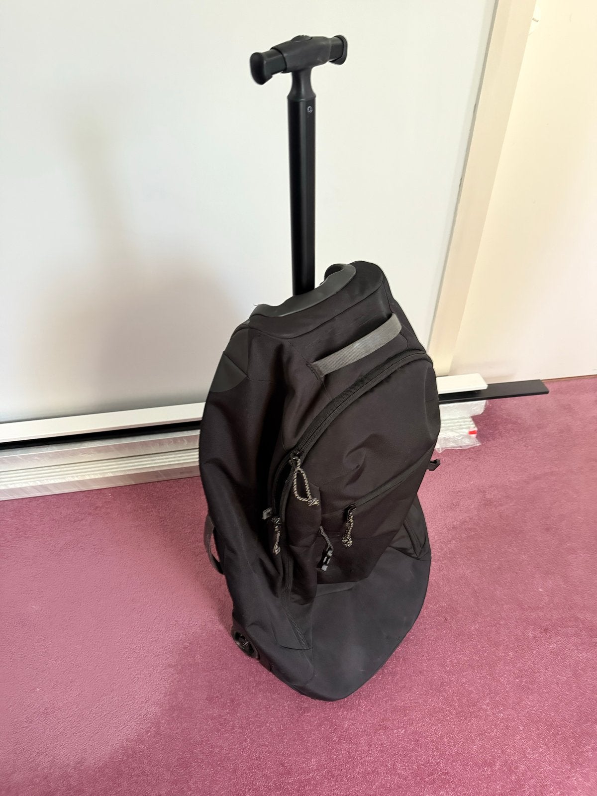 Kathmandu Hybrid Trolley 50L Reiszak - Zwart, 30 cm of meer, Gebruikt, Zwart, Ophalen of Verzenden