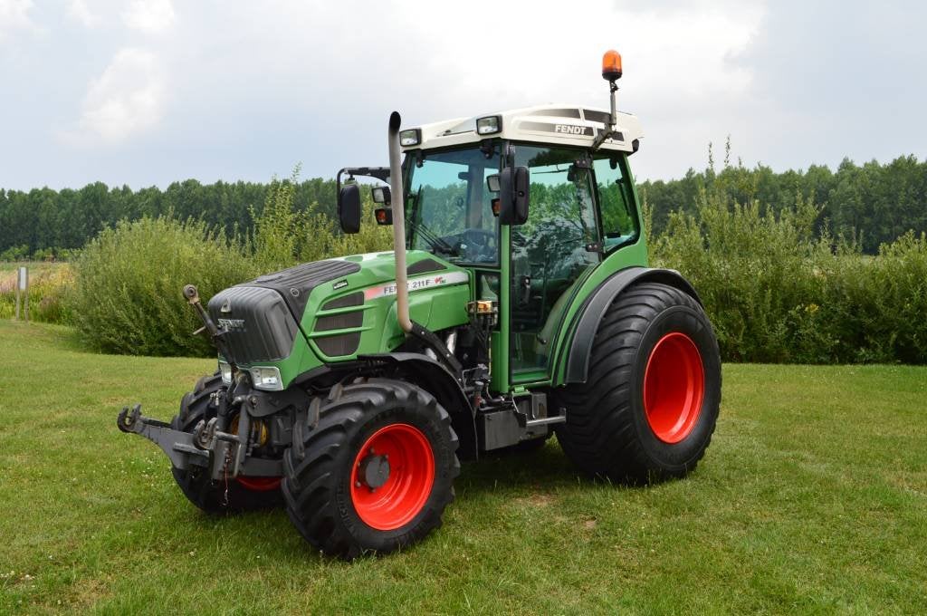 Fendt 211F Vario Profi (bj 2013), Zakelijke goederen, Agrarisch | Tractoren, Gebruikt, Fendt, 7500 tot 10000