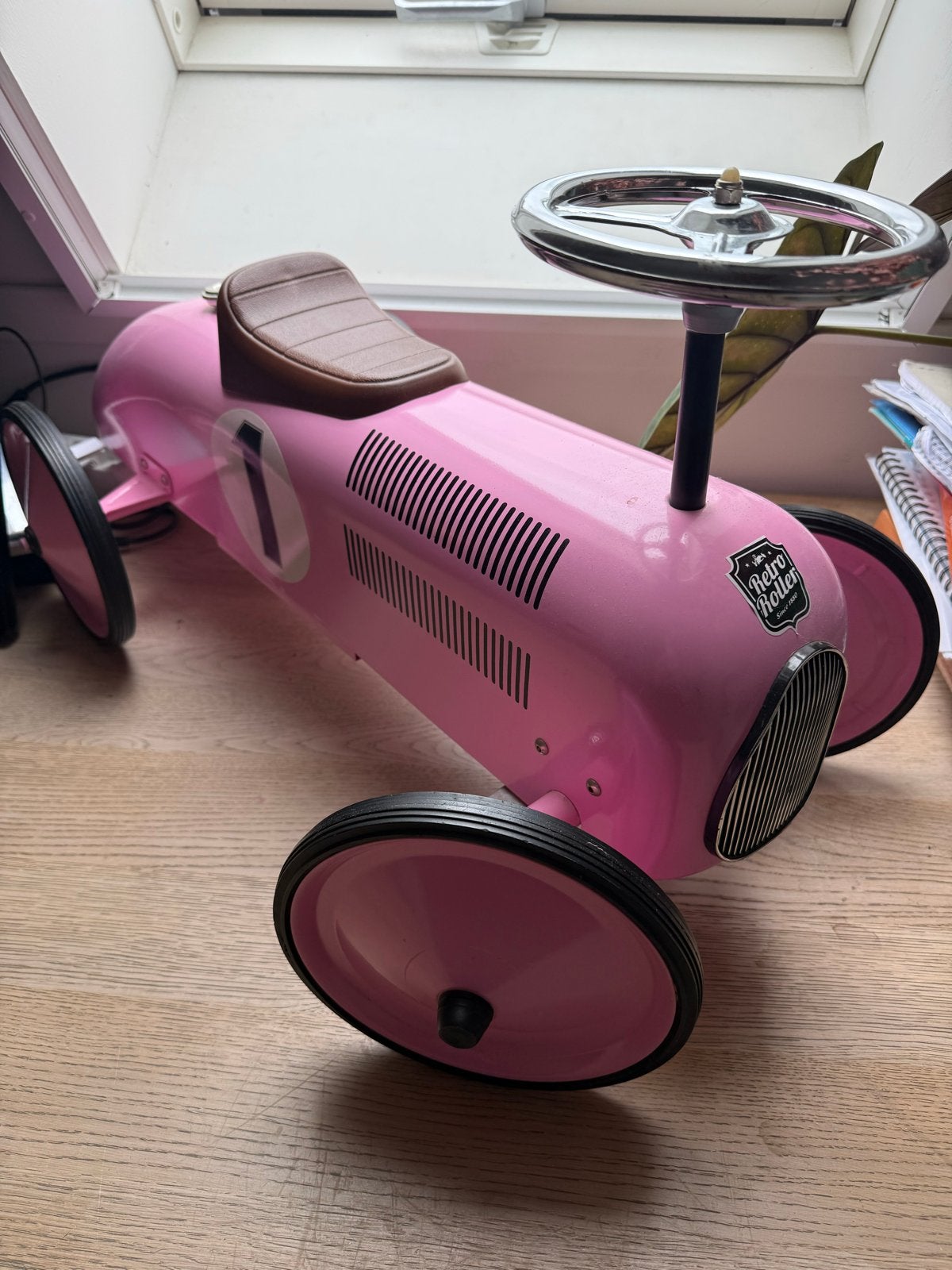 Roze Retro Roller Loopauto - Zo goed als nieuw, Ophalen of Verzenden, Zo goed als nieuw, Loopvoertuig
