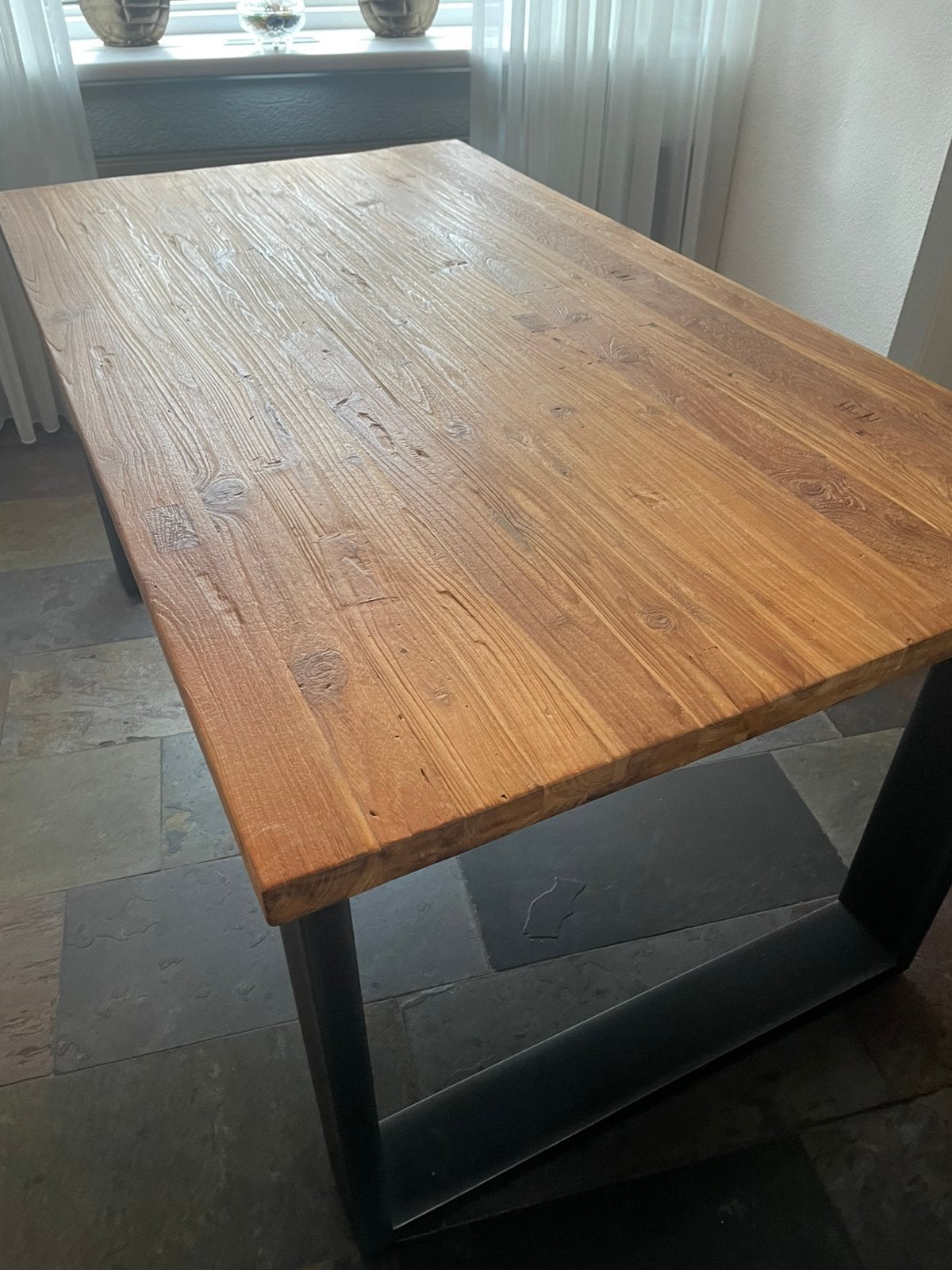 Te koop teakhouten tafel met staal onderstel 160x90, Huis en Inrichting, Tafels | Eettafels, Ophalen, Gebruikt, 150 tot 200 cm
