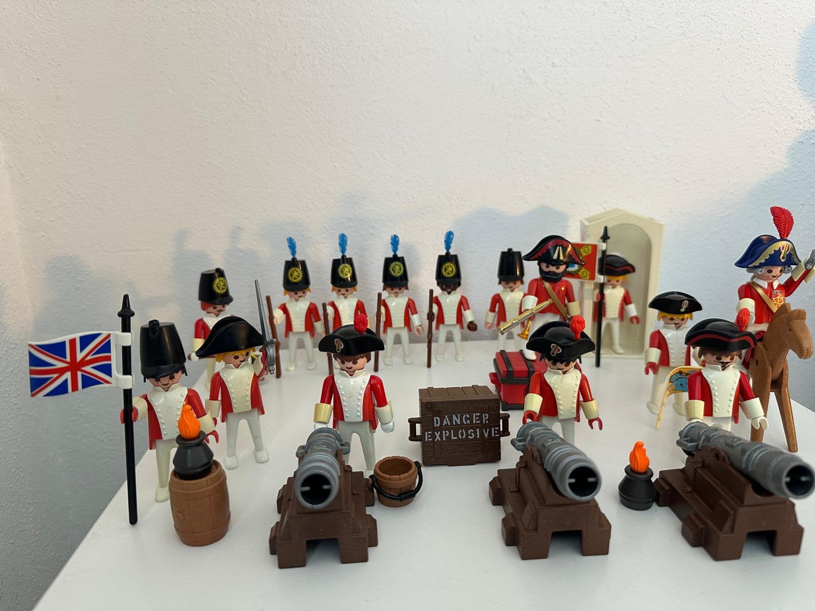 Playmobil engels leger roodrokken met kanonnen, Ophalen of Verzenden, Zo goed als nieuw