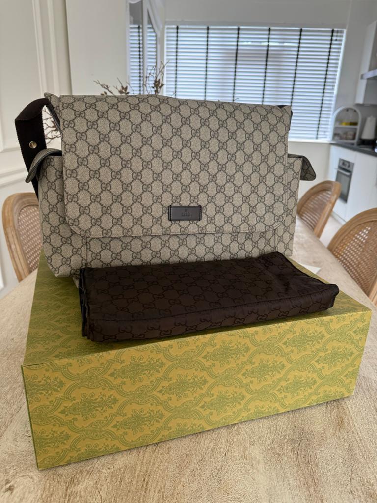 Gucci luiertas met GG Supreme canvas, Kinderen en Baby's, Ophalen, Zo goed als nieuw, Schoudertas