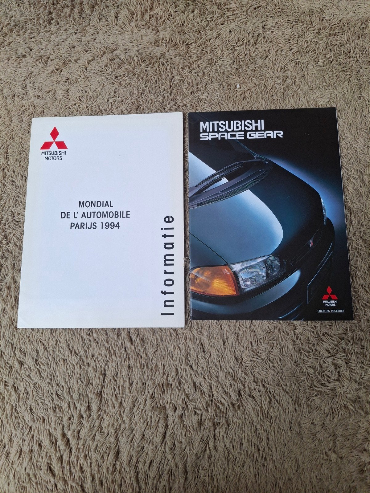 Autofolder en persmap Mitsubishi Space Gear, Verzenden, Zo goed als nieuw, Mitsubishi