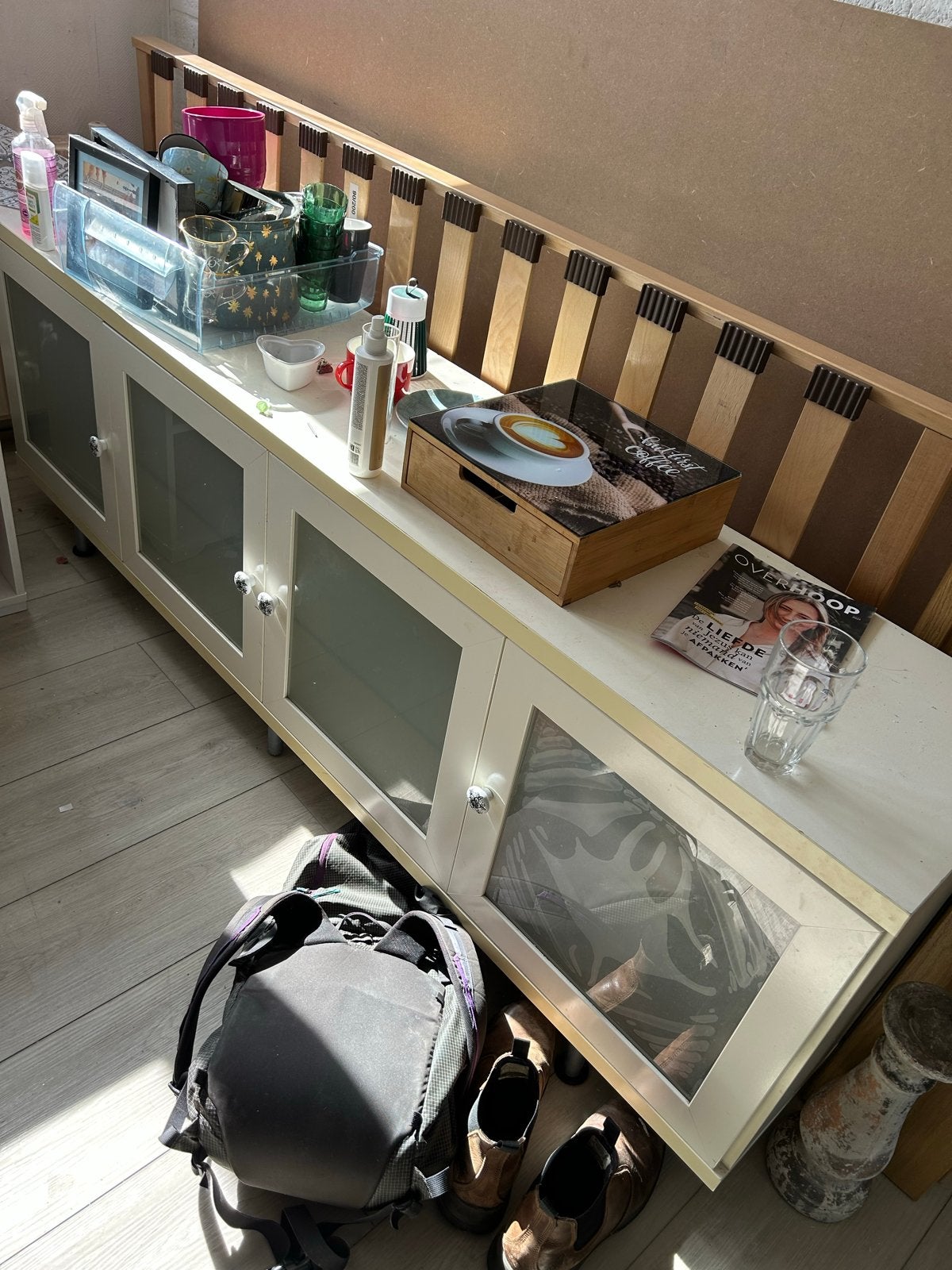 Wit dressoir met glazen deuren GRATIS, Ophalen, Gebruikt, 150 tot 200 cm, Minder dan 100 cm